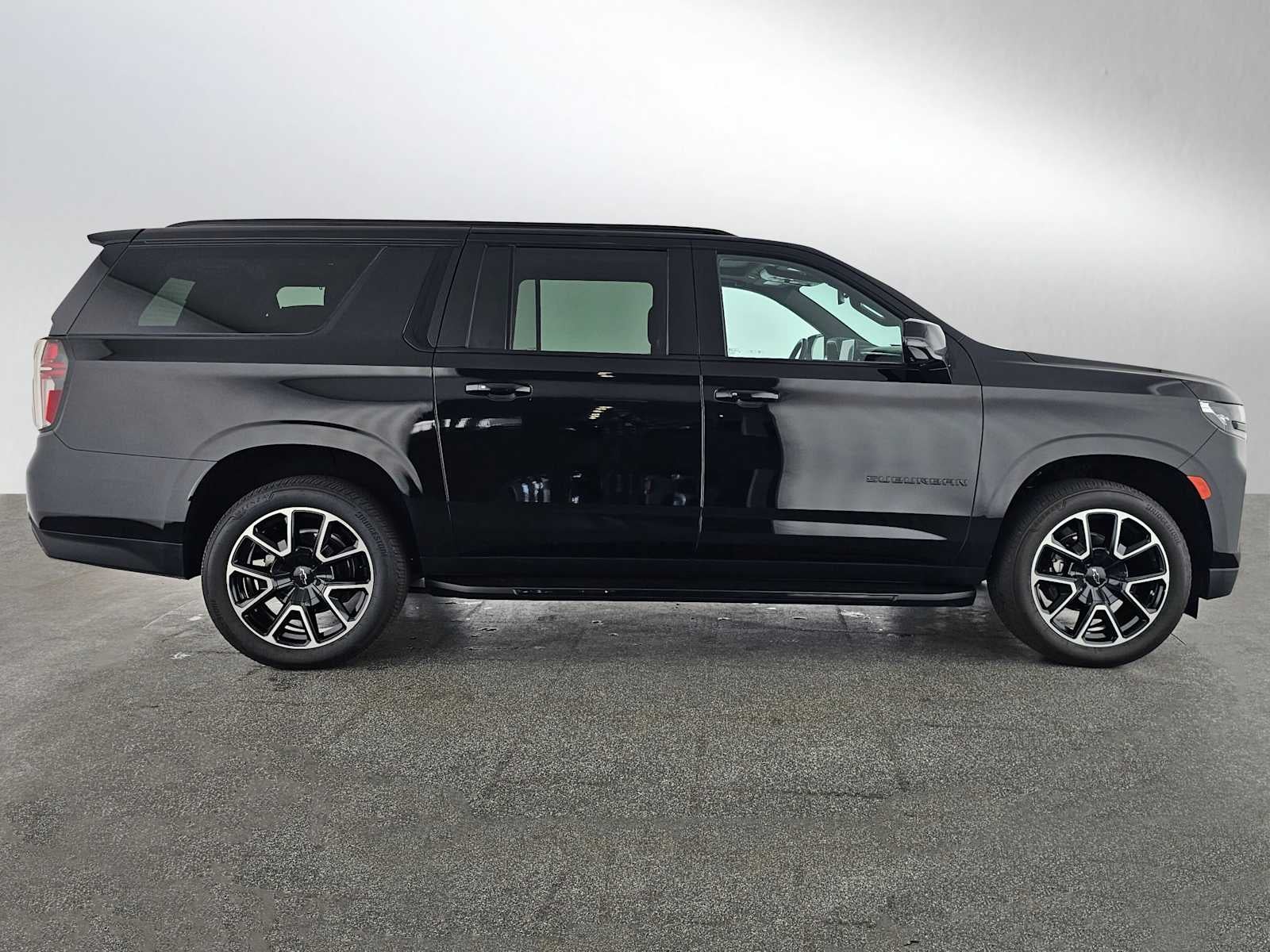 2024 Chevrolet Suburban RST