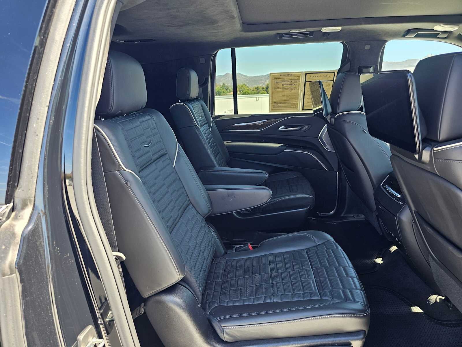 2024 Cadillac Escalade ESV Premium Luxury Platinum