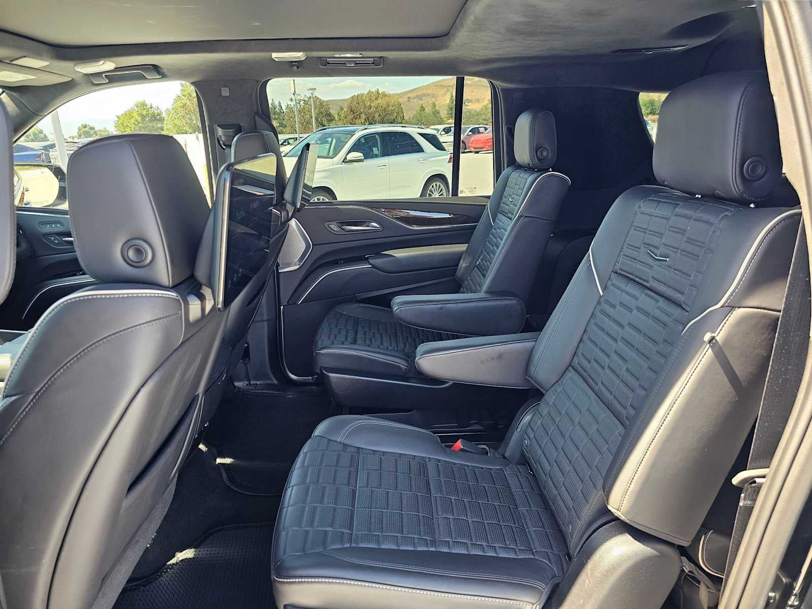 2024 Cadillac Escalade ESV Premium Luxury Platinum