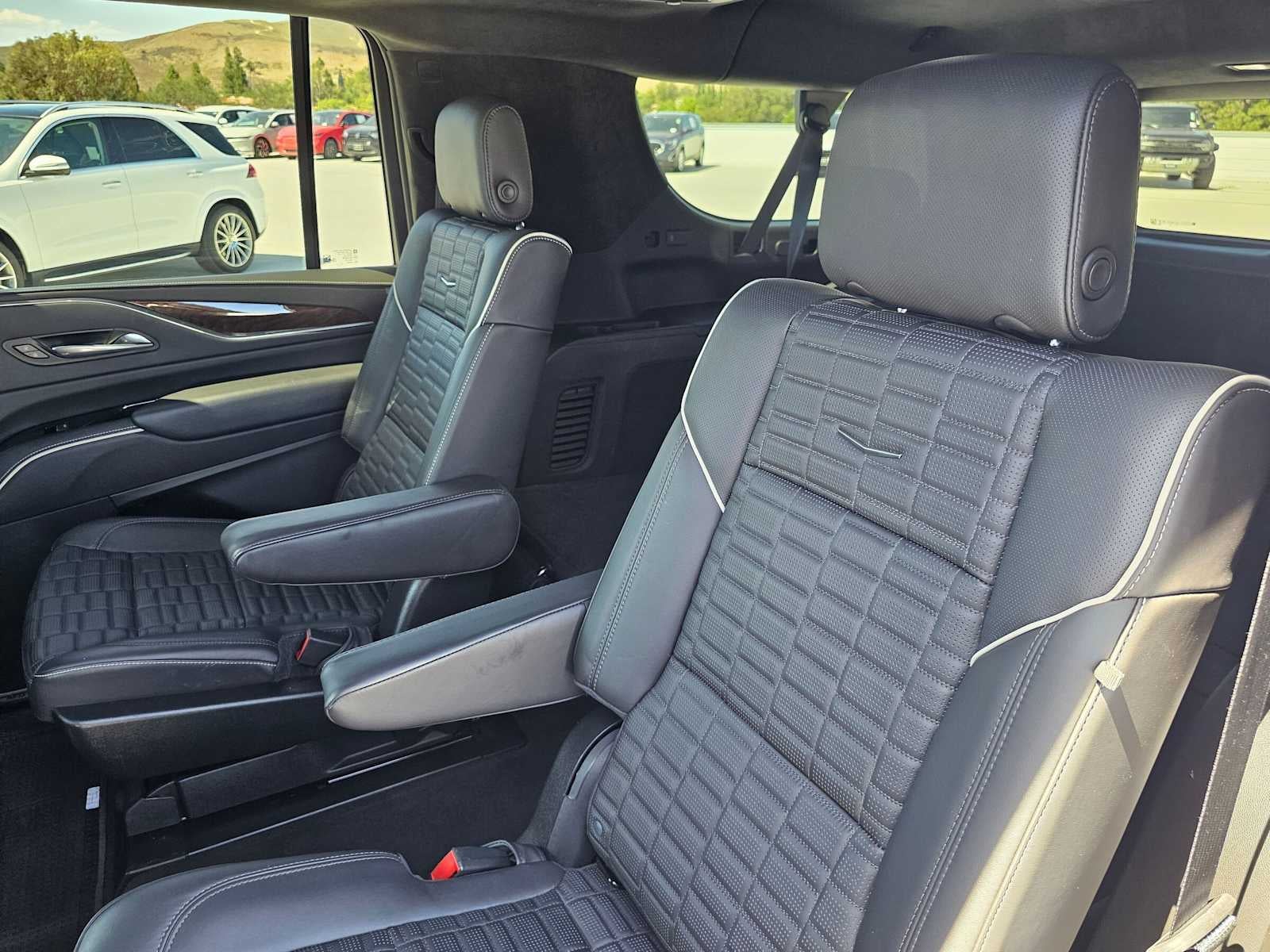 2024 Cadillac Escalade ESV Premium Luxury Platinum