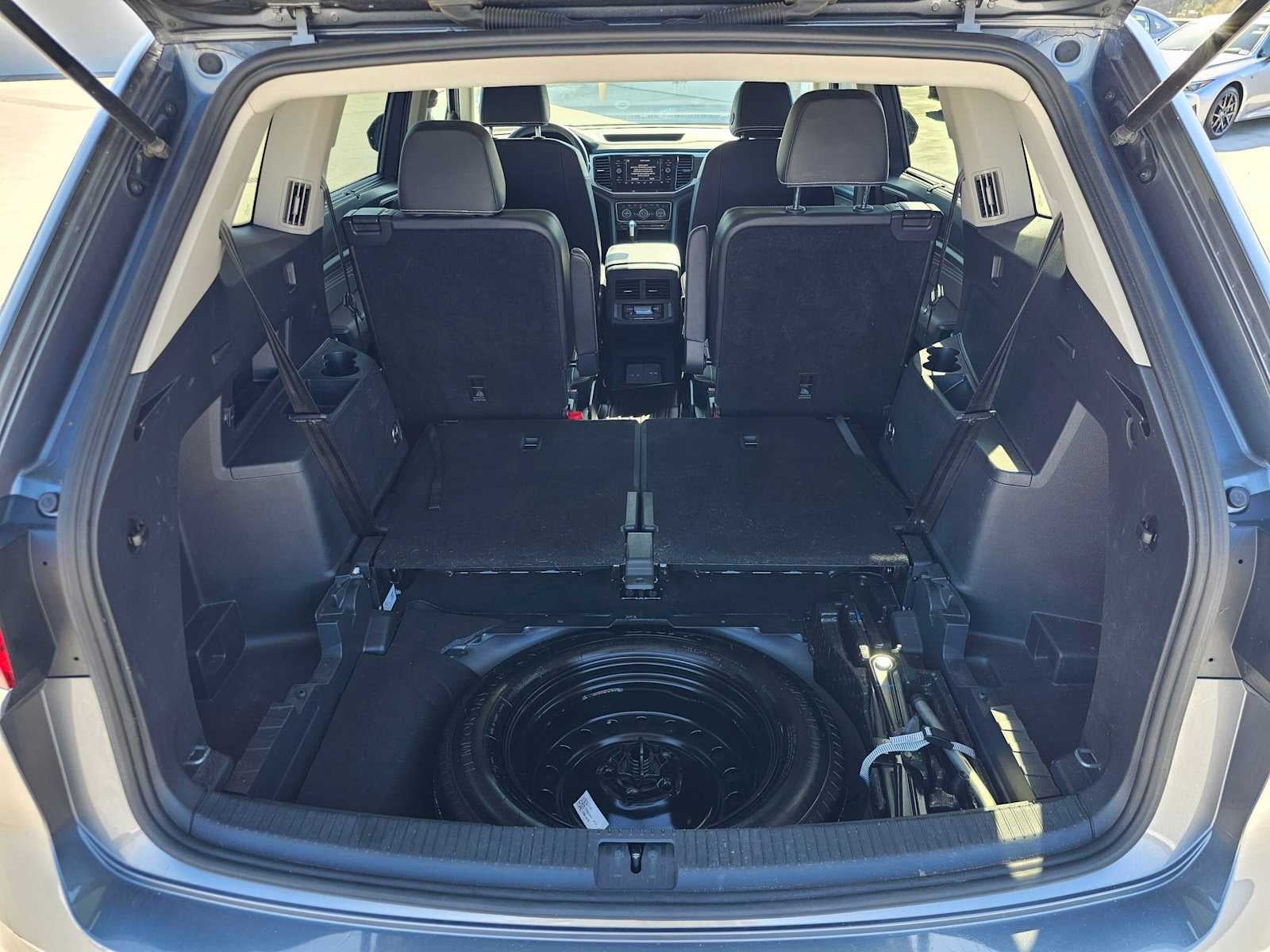 2022 Volkswagen Atlas 3.6L V6 SE w/Technology