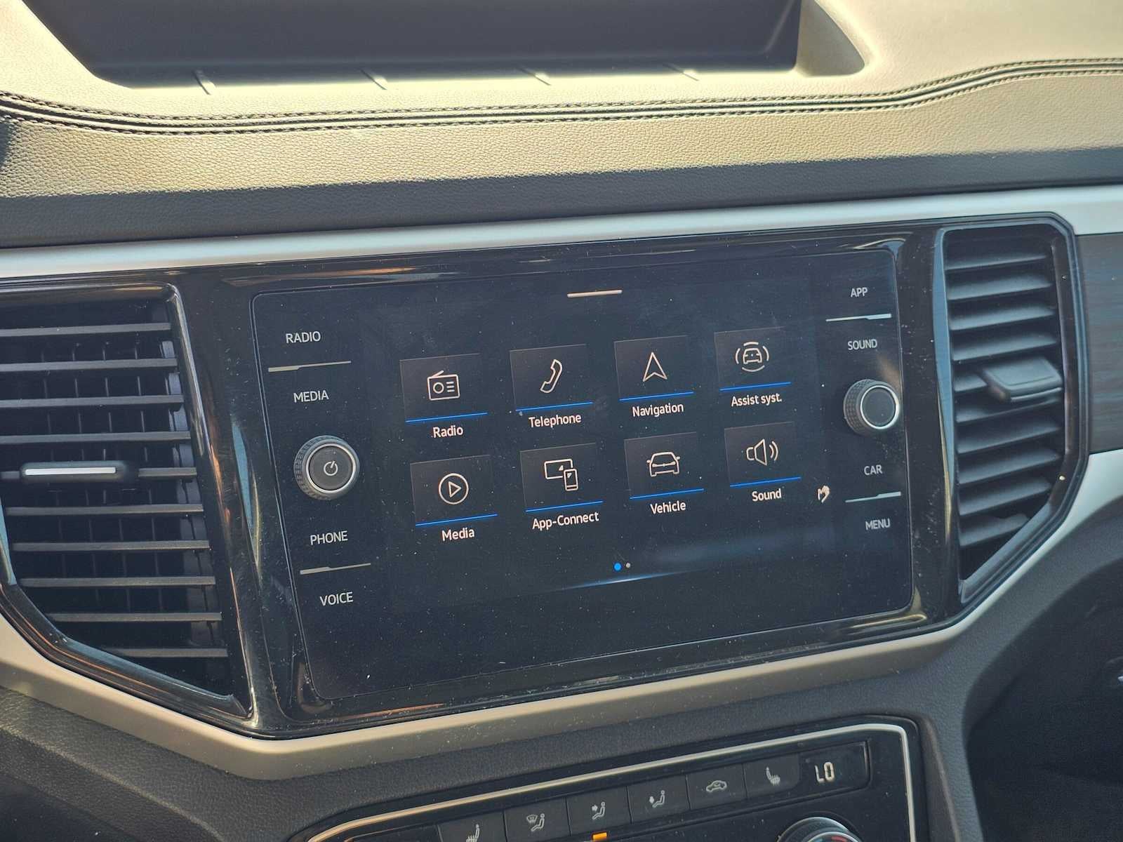 2022 Volkswagen Atlas 3.6L V6 SE w/Technology