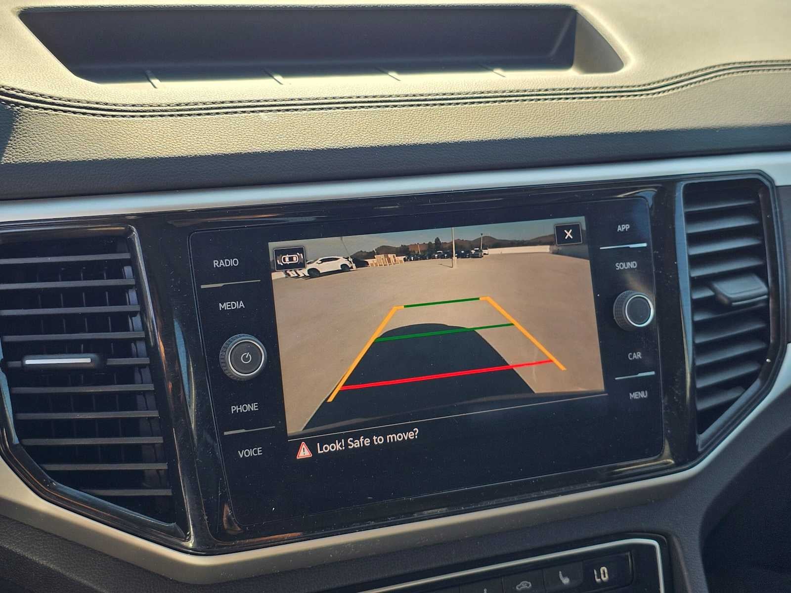 2022 Volkswagen Atlas 3.6L V6 SE w/Technology