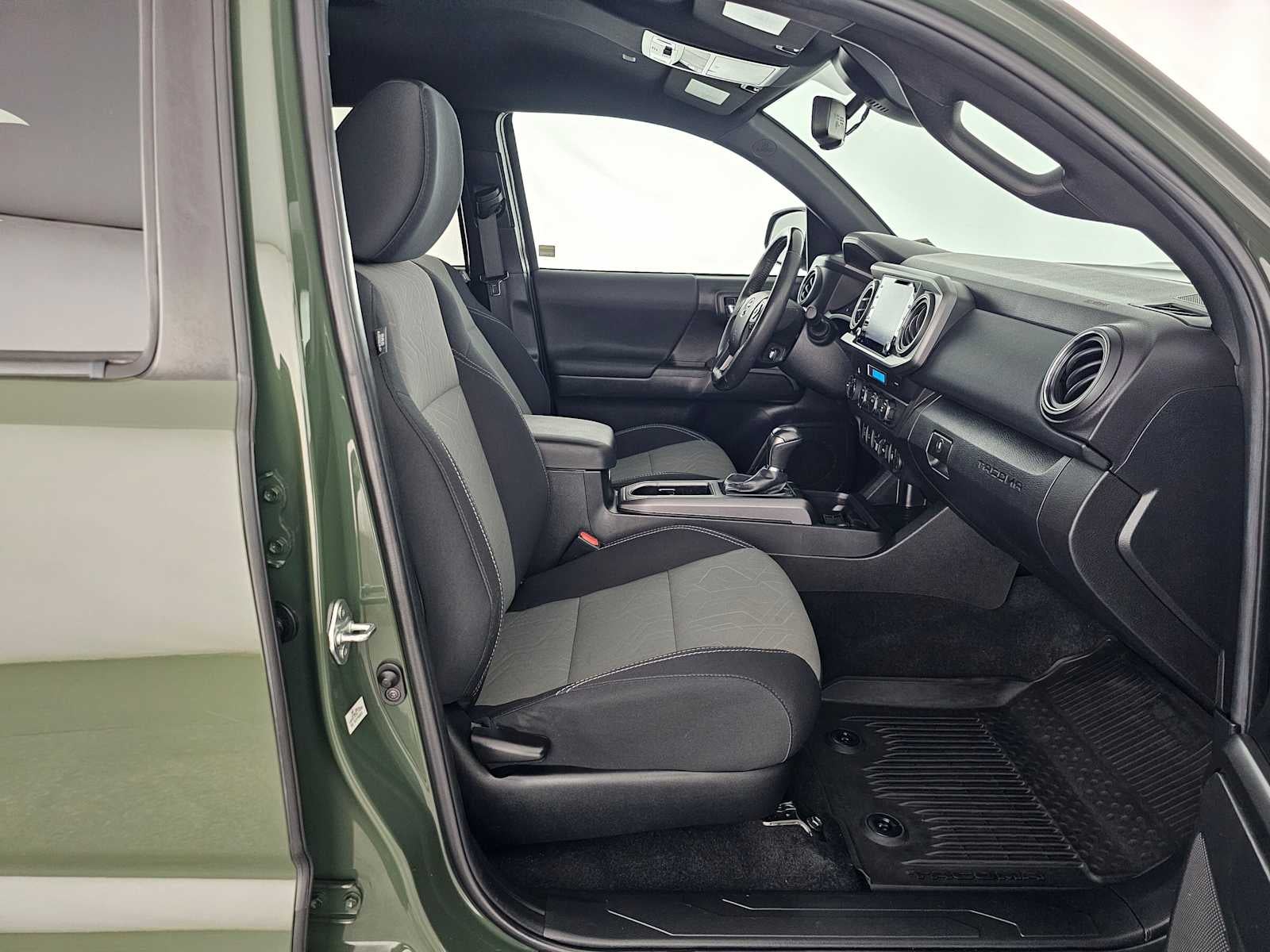 2022 Toyota Tacoma 4WD SR5