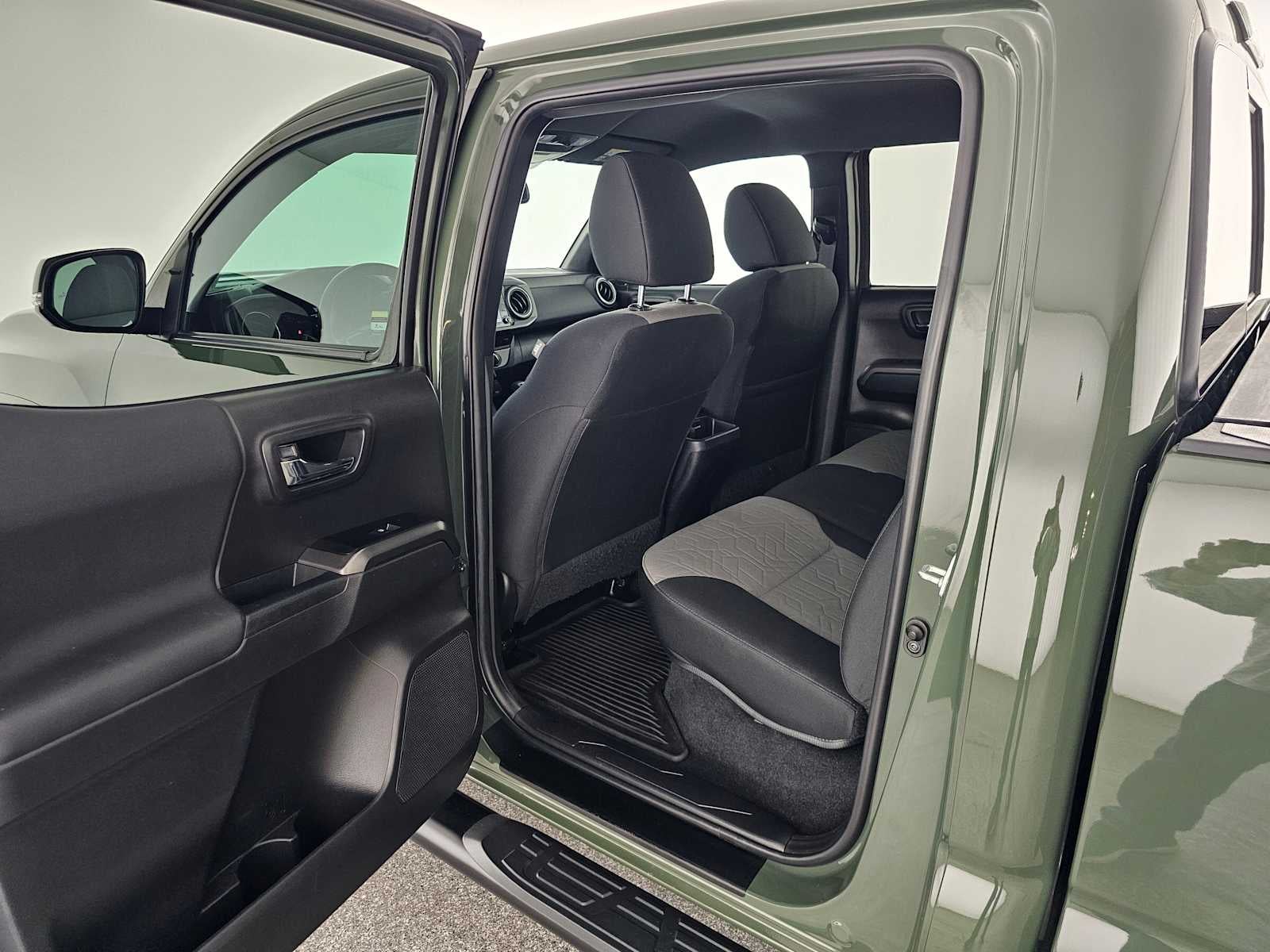 2022 Toyota Tacoma 4WD SR5