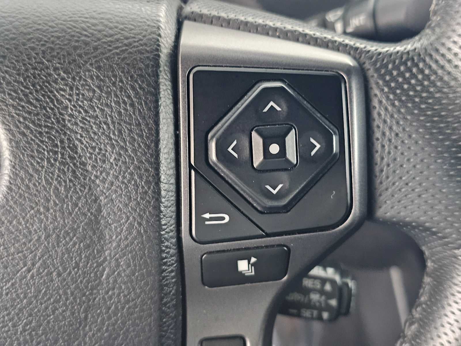 2022 Toyota Tacoma 4WD SR5