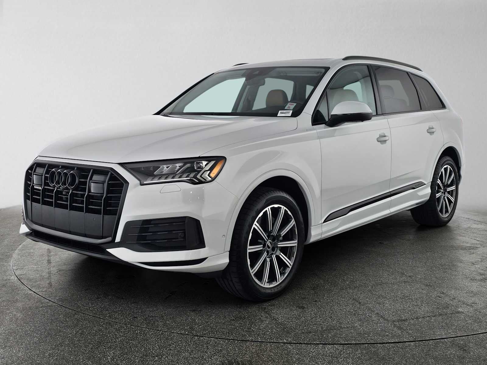 2023 Audi Q7 Premium Plus