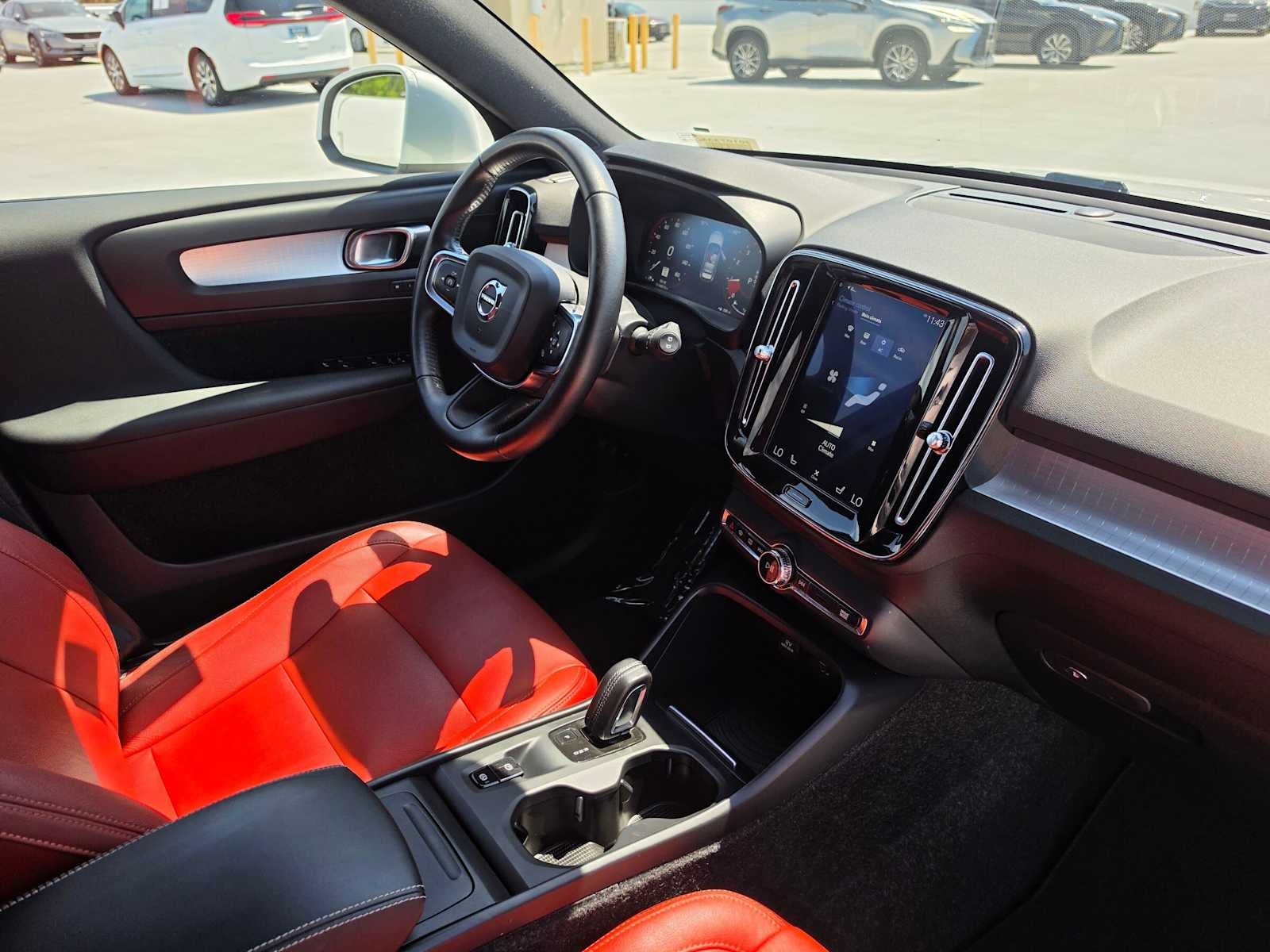2019 Volvo XC40 Momentum