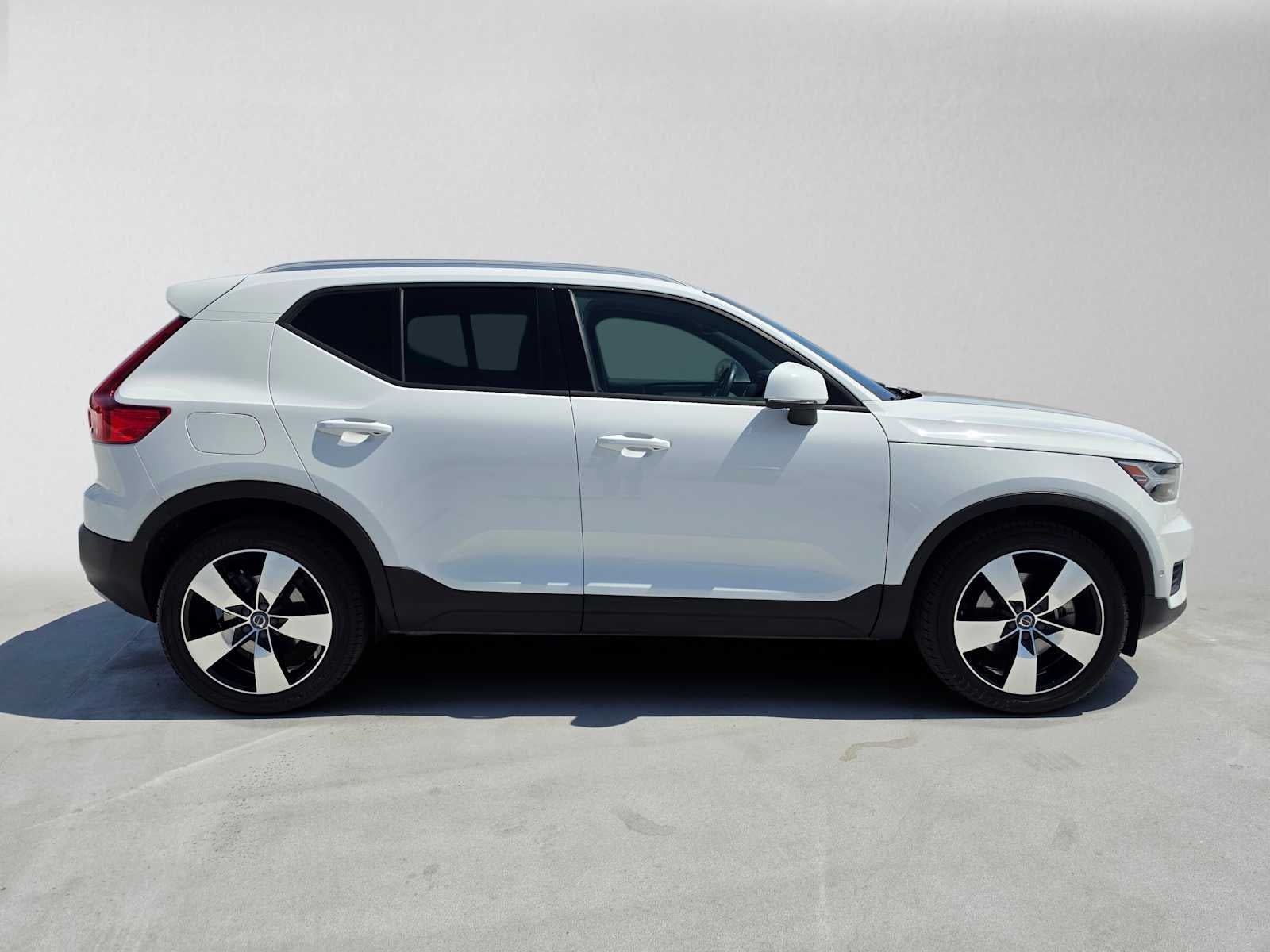 2019 Volvo XC40 Momentum