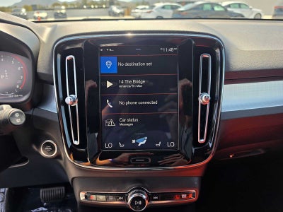 2019 Volvo XC40 Momentum