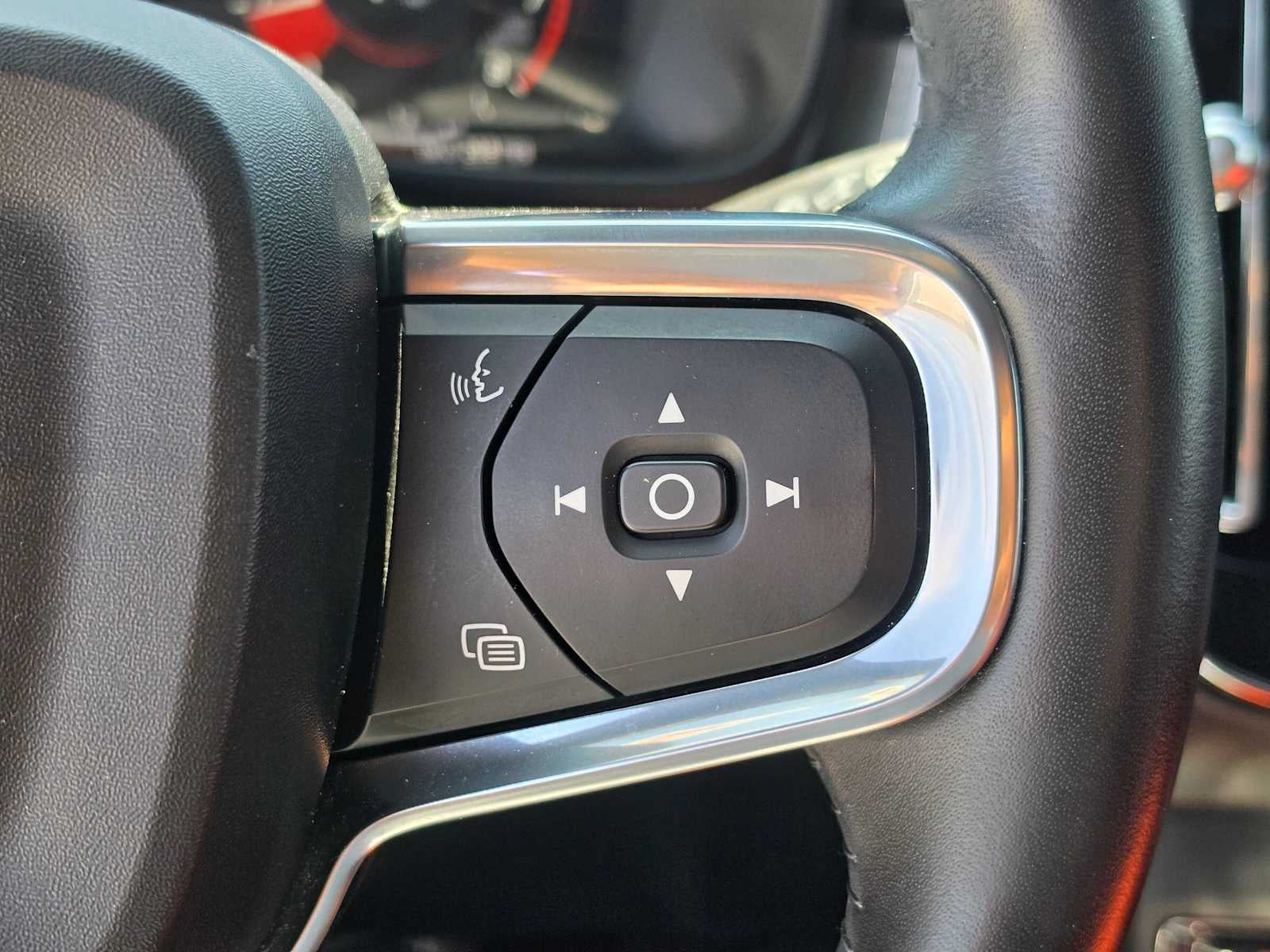 2019 Volvo XC40 Momentum
