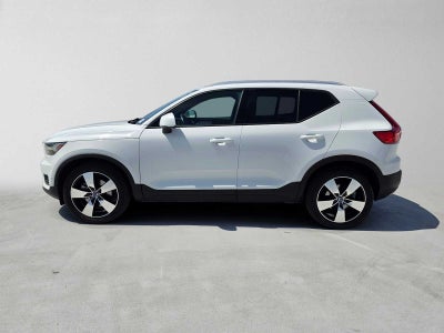 2019 Volvo XC40 Momentum