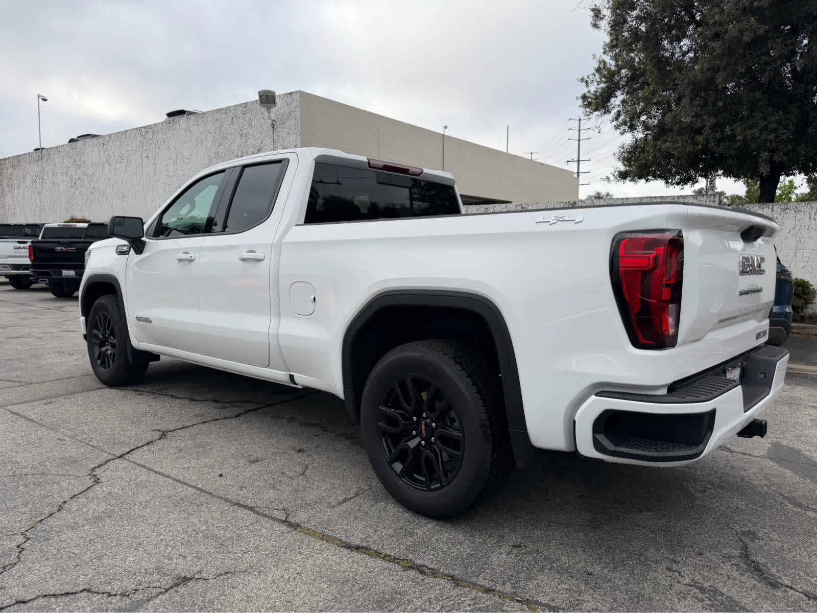 2025 GMC Sierra 1500 Elevation