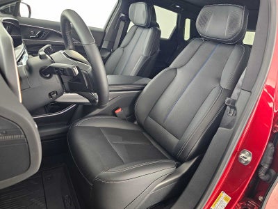 2025 Cadillac LYRIQ Luxury 3