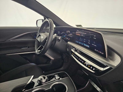 2025 Cadillac LYRIQ Luxury 3