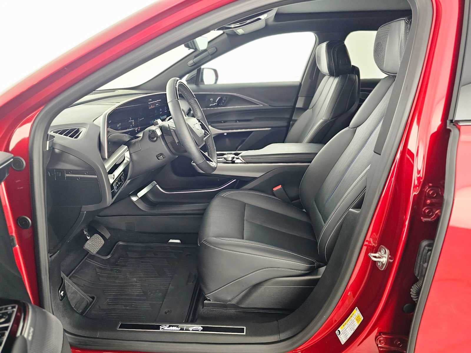 2025 Cadillac LYRIQ Luxury 3