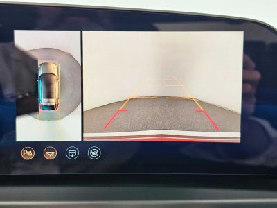 2025 Cadillac LYRIQ Luxury 3