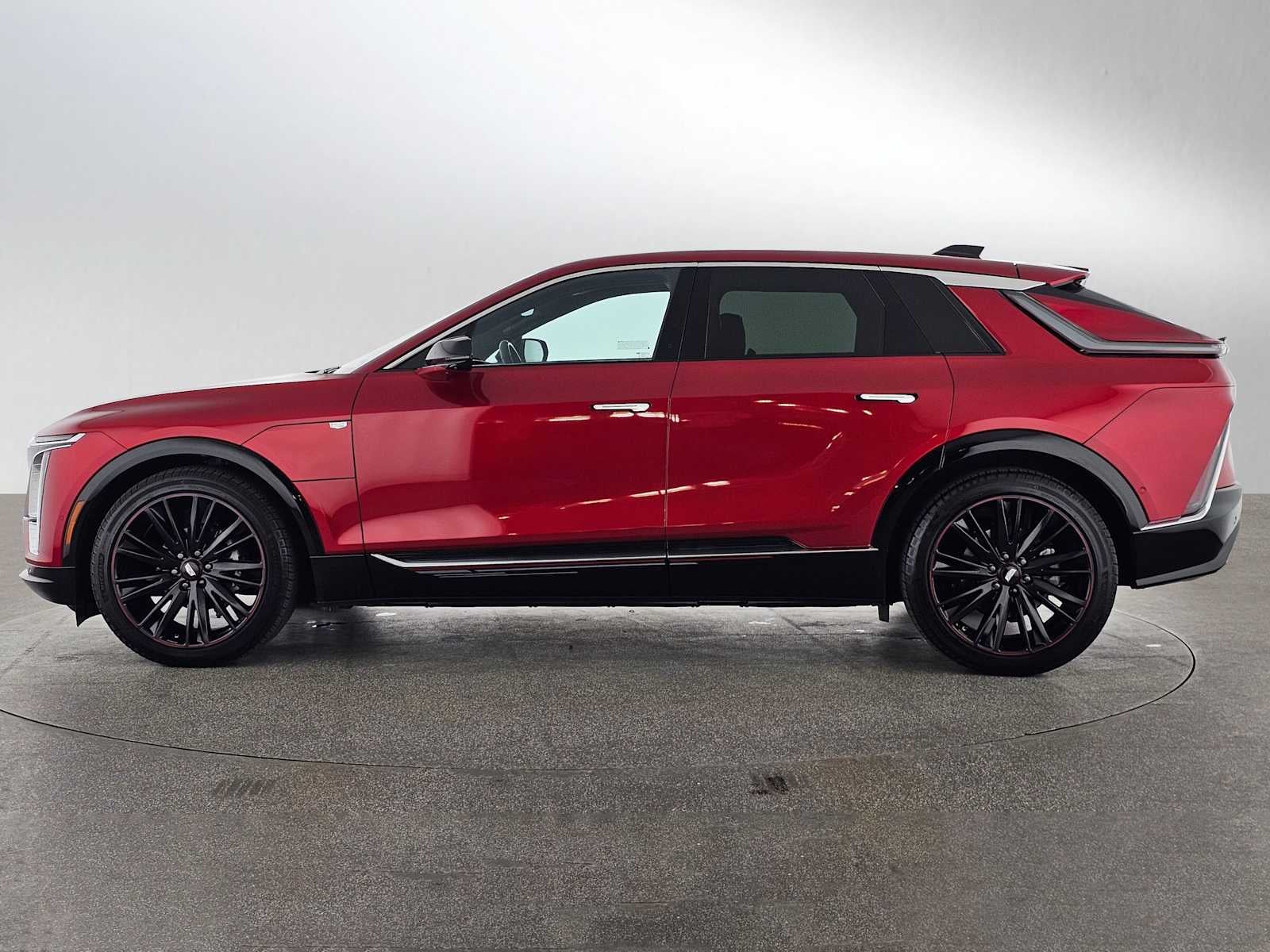 2025 Cadillac LYRIQ Luxury 3