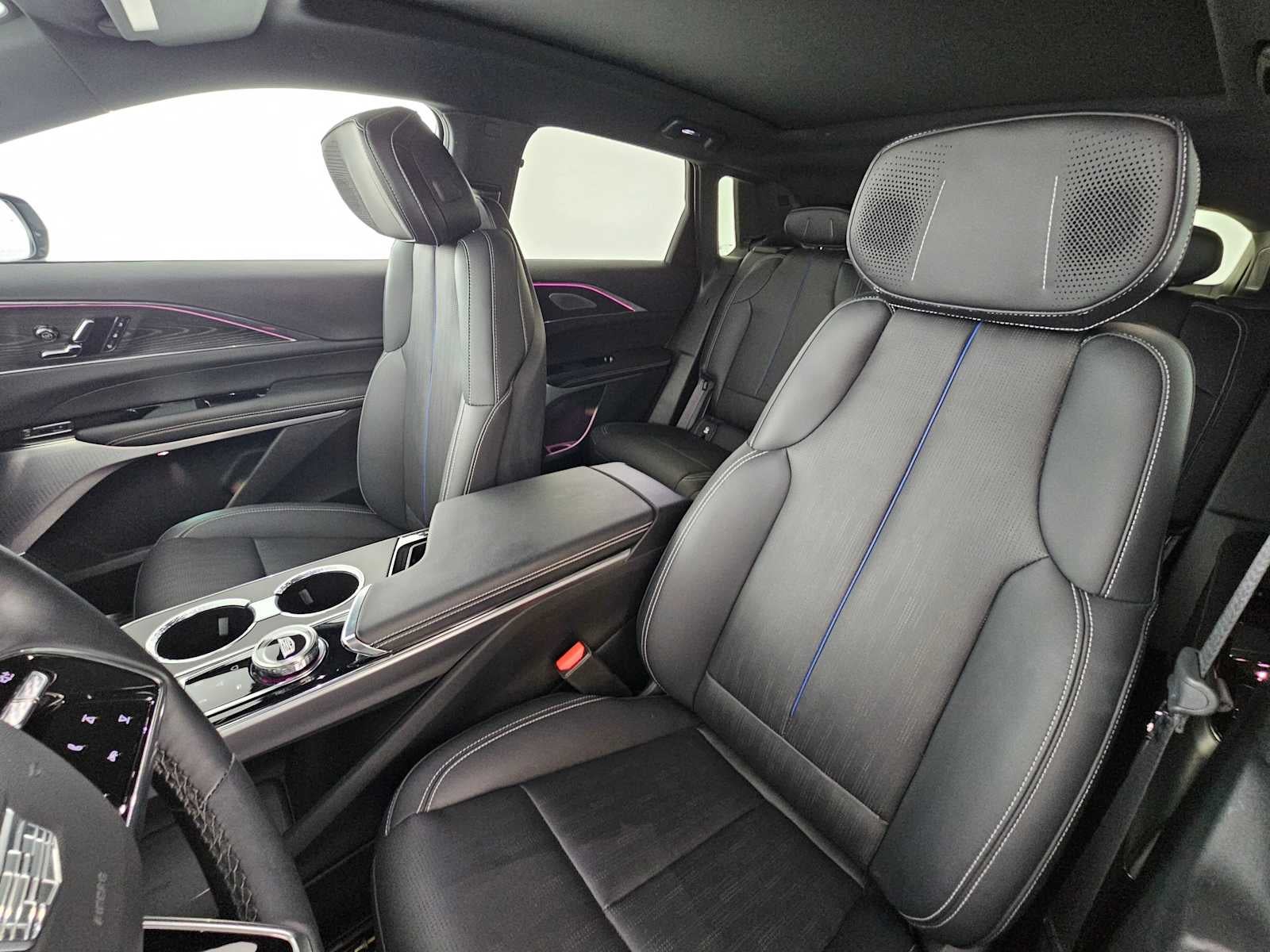 2024 Cadillac LYRIQ Sport 3