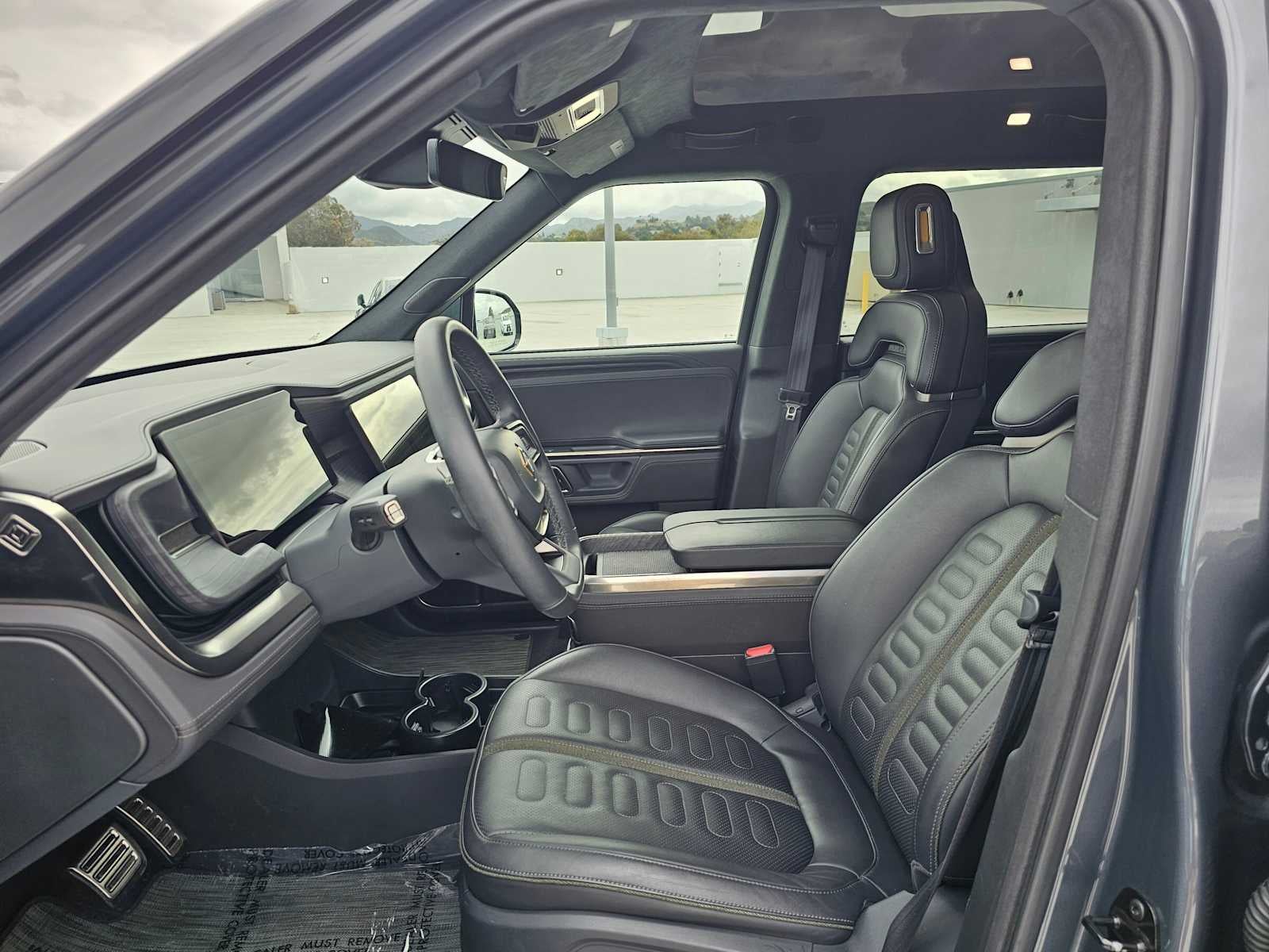 2023 RIVIAN R1S Adventure