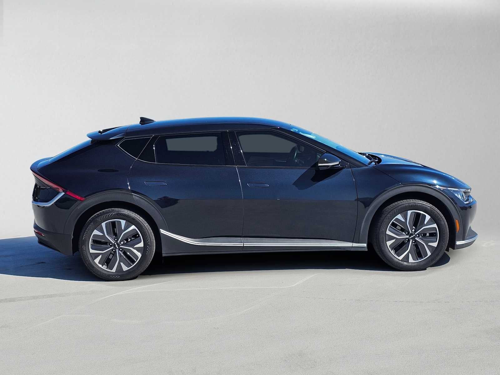 2024 Kia EV6 Light