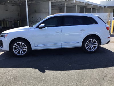 2025 Audi Q7 Premium Plus