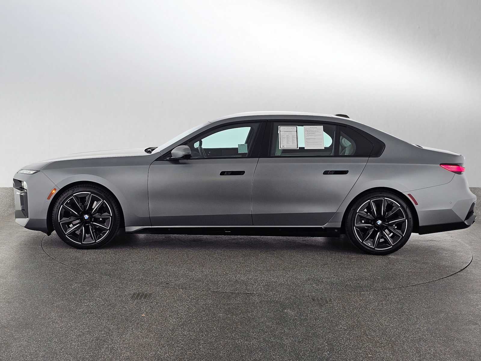 2023 BMW 7 Series 760i xDrive