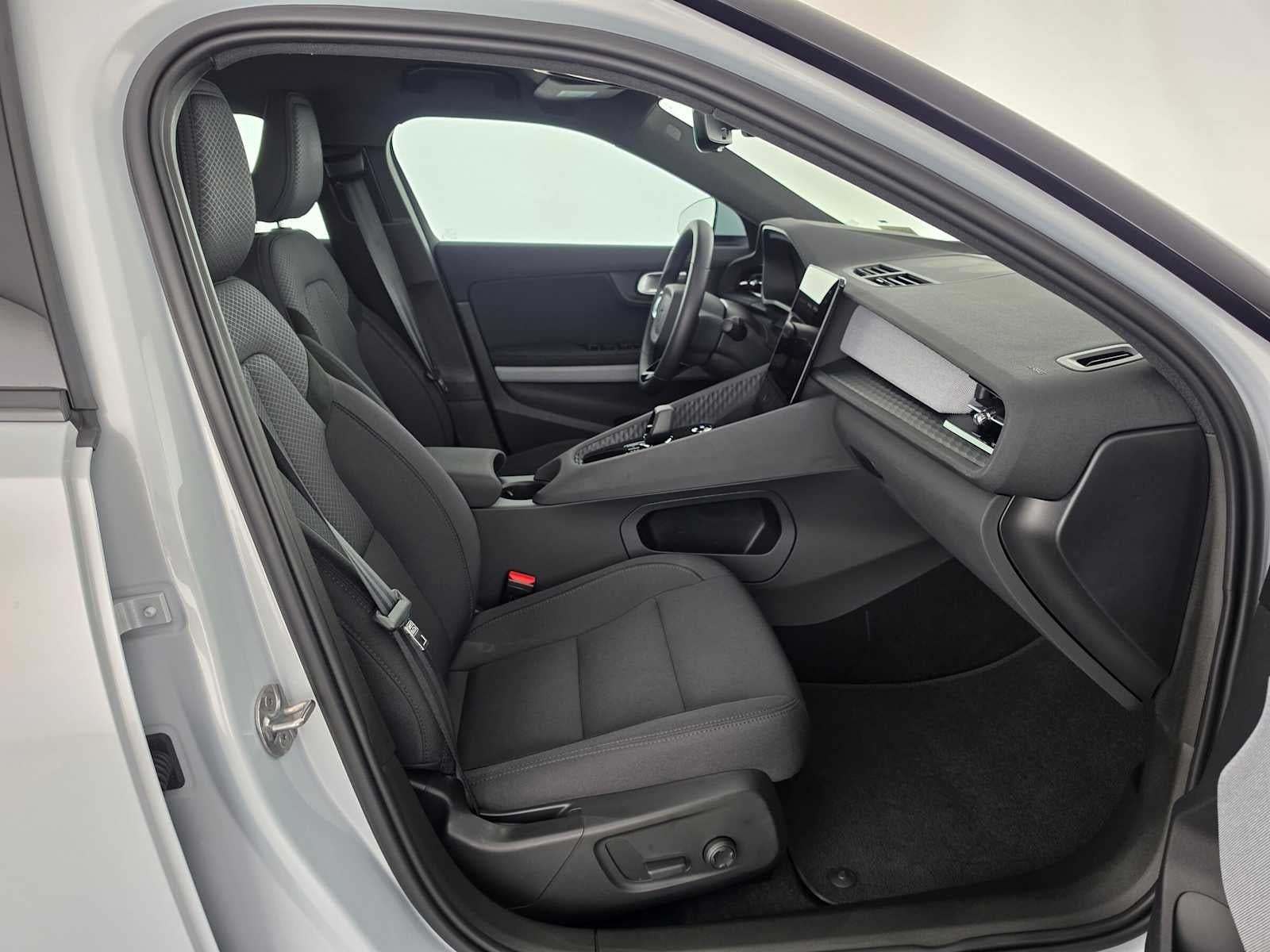 2024 POLESTAR 2 4DR SING MOTR LON