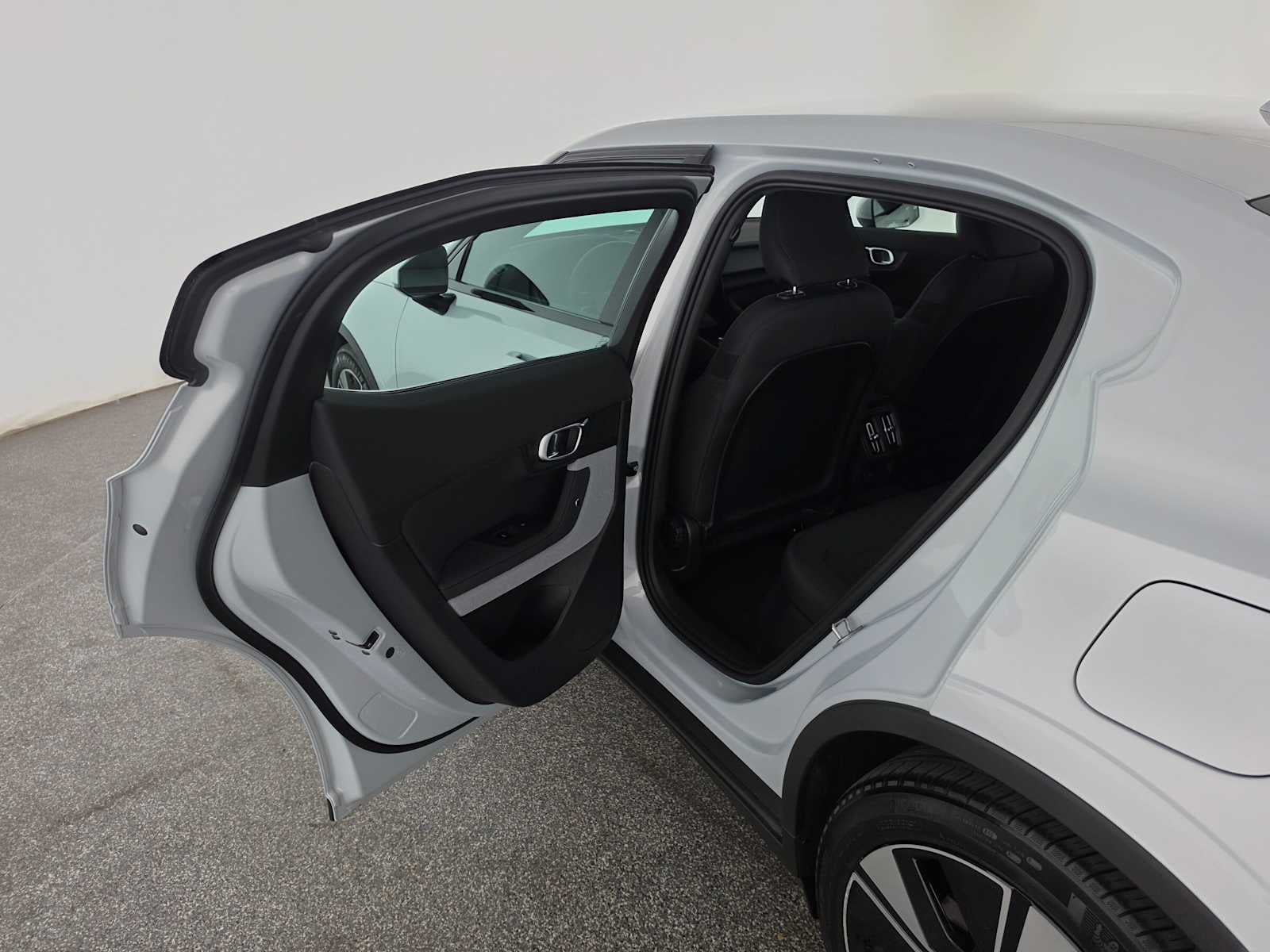 2024 POLESTAR 2 4DR SING MOTR LON