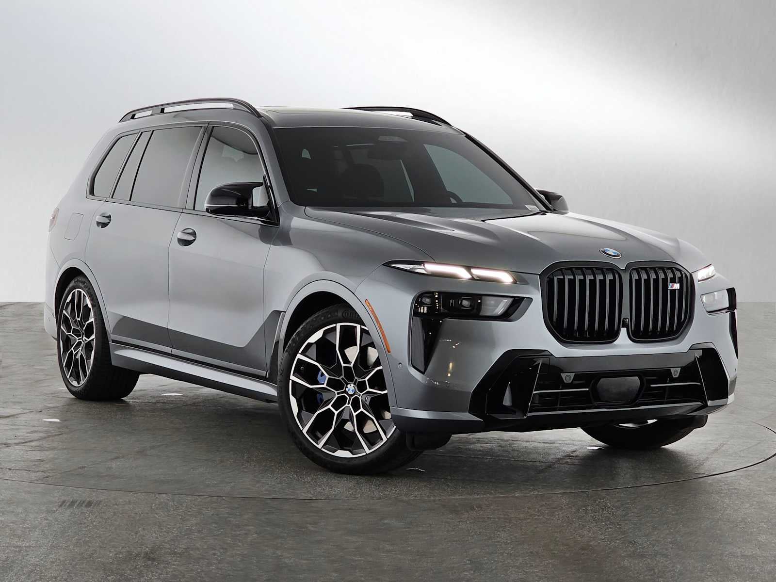 2024 BMW X7 M60i