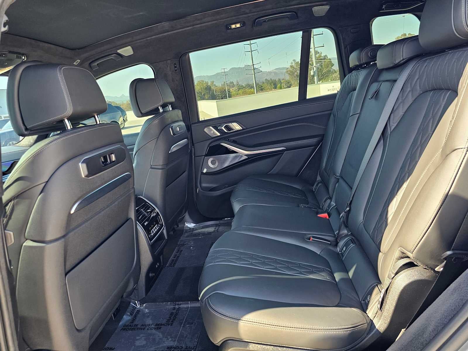2026 BMW X7 M60i M60i