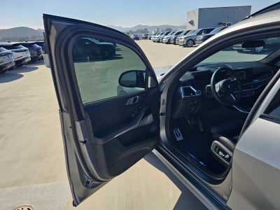 2026 BMW X7 M60i M60i
