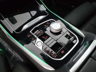 2026 BMW X7 M60i M60i