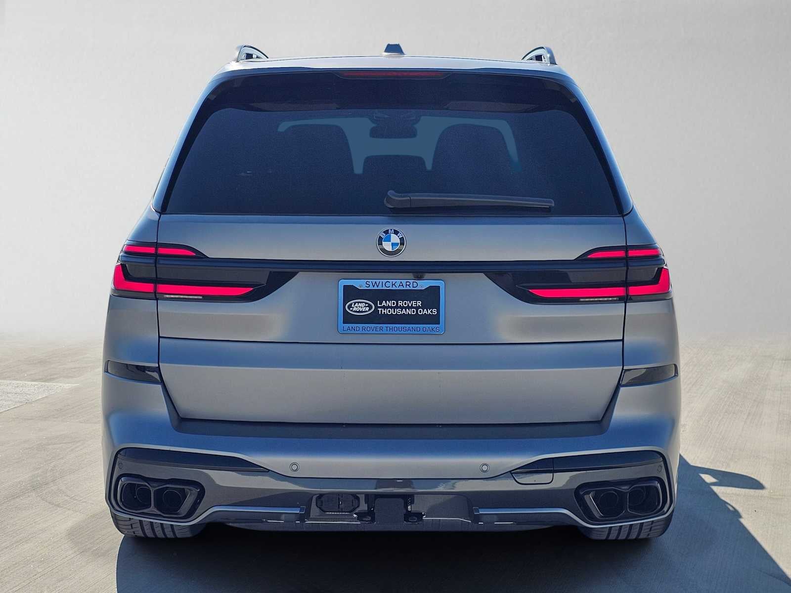 2026 BMW X7 M60i M60i
