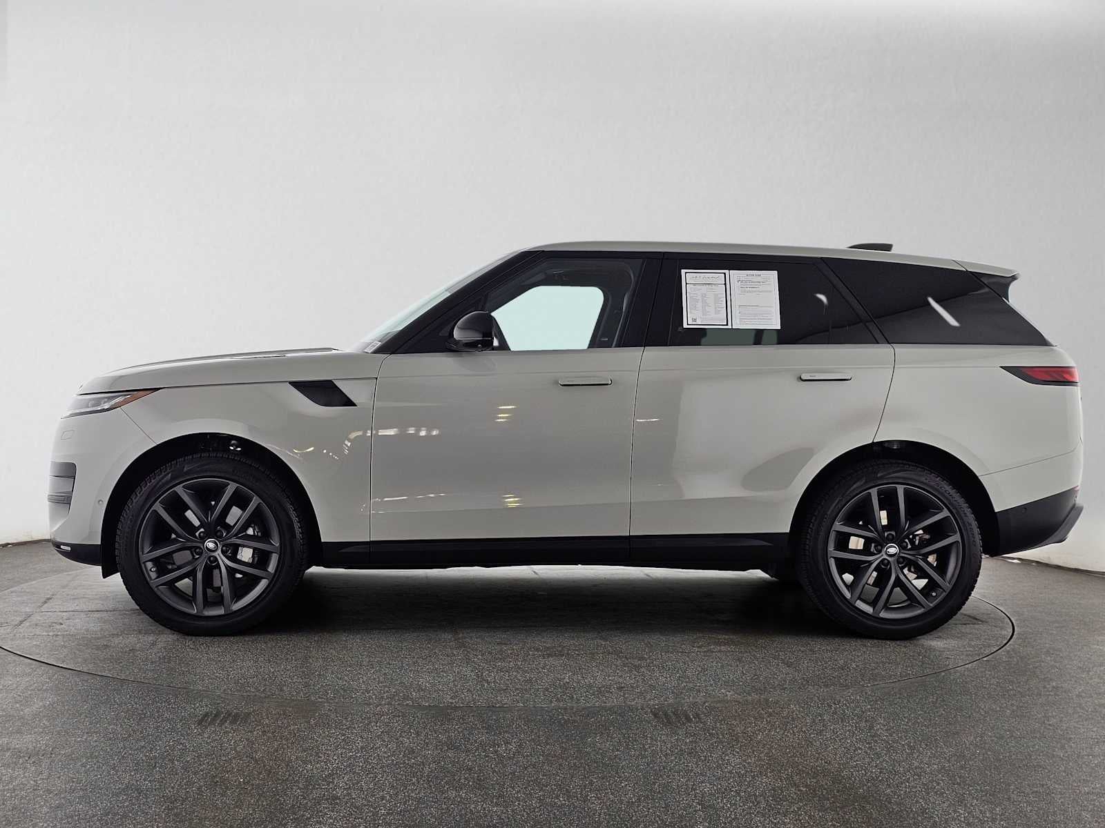 2024 Land Rover Range Rover Sport SE