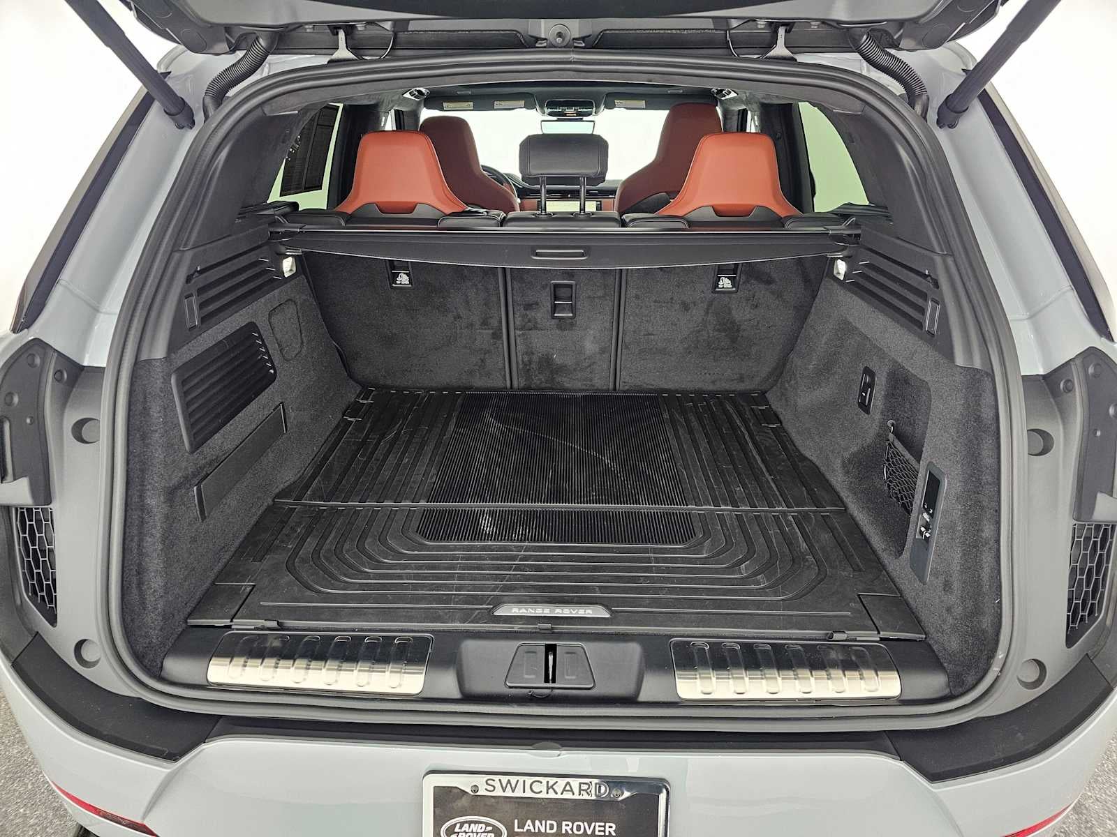 2026 Land Rover Range Rover Sport SV