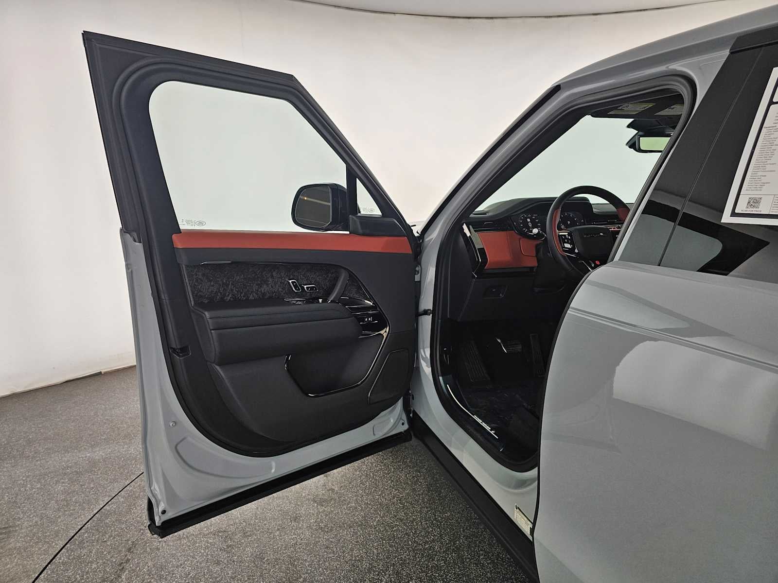 2026 Land Rover Range Rover Sport SV