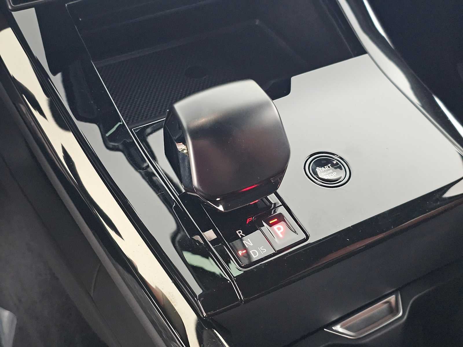 2026 Land Rover Range Rover Sport SV