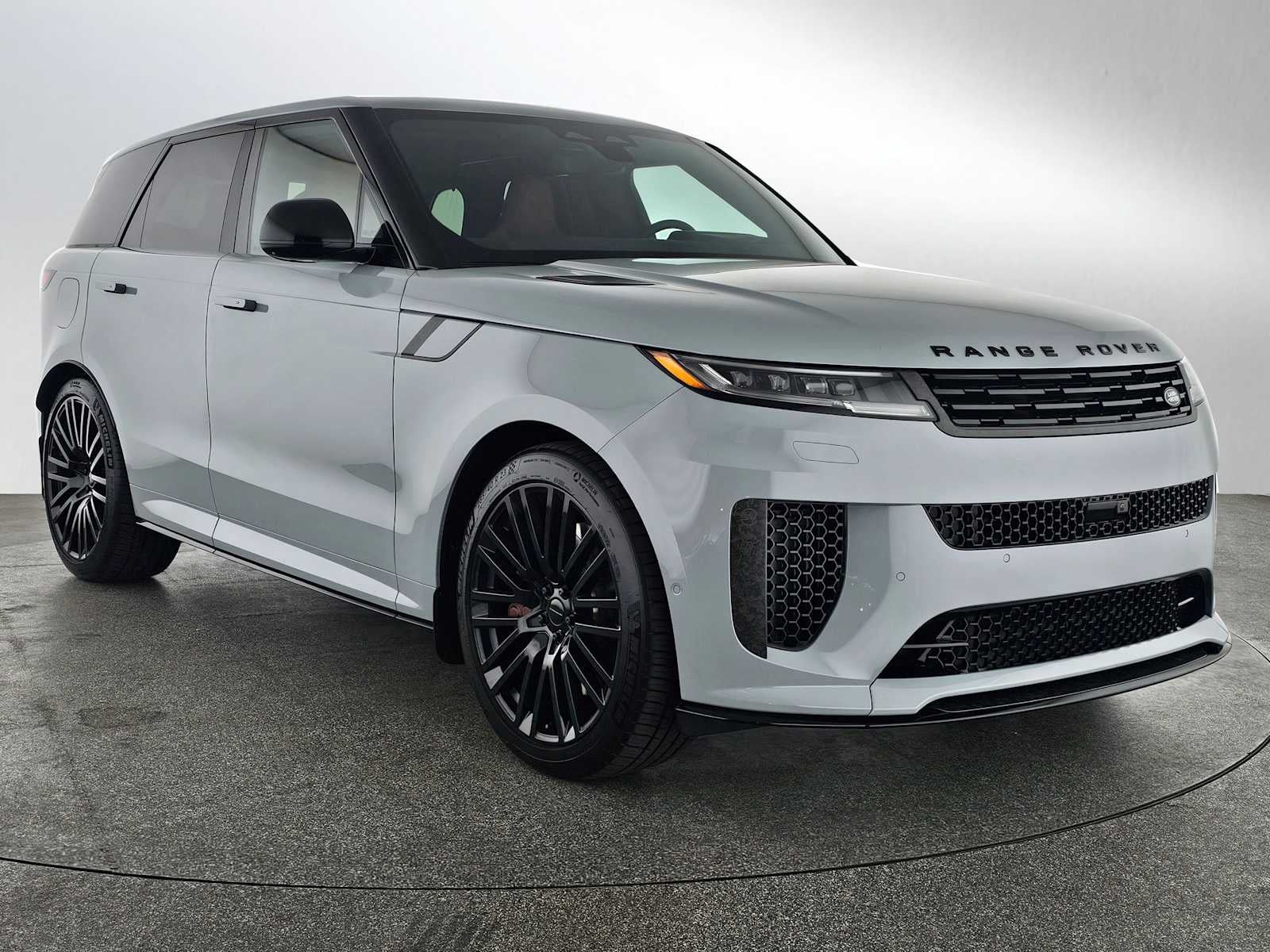 2026 Land Rover Range Rover Sport SV