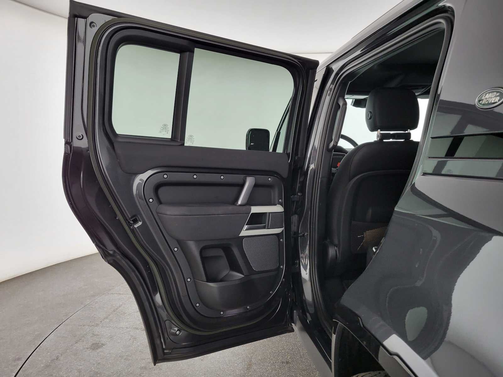 2023 Land Rover Defender X-Dynamic SE