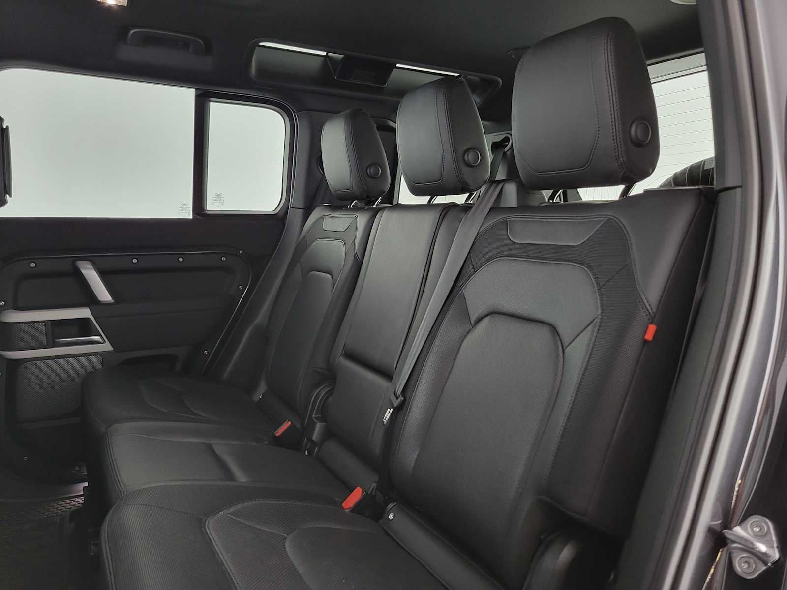 2023 Land Rover Defender X-Dynamic SE