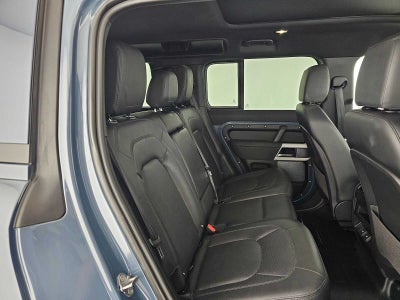 2023 Land Rover Defender SE