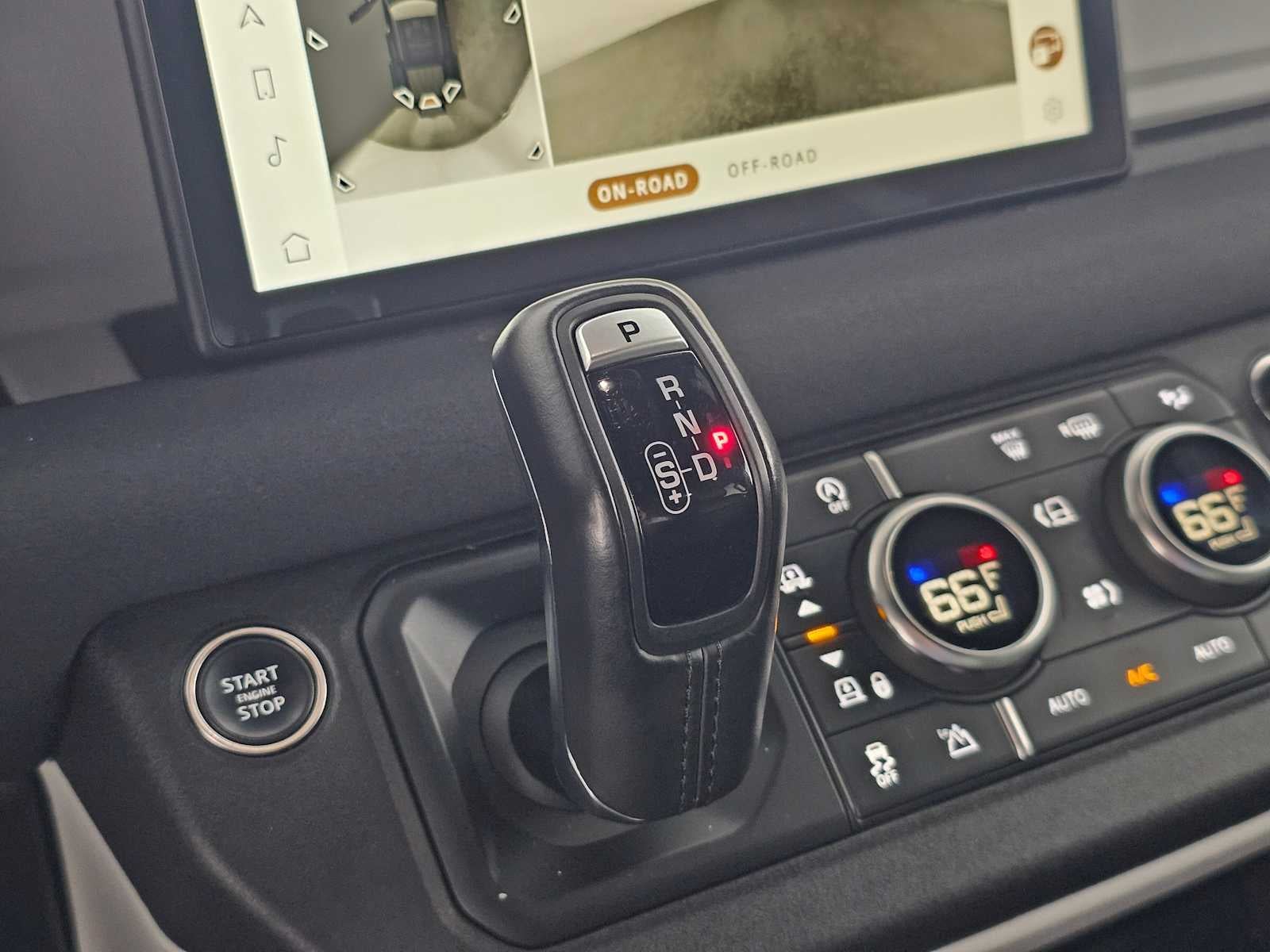2023 Land Rover Defender SE