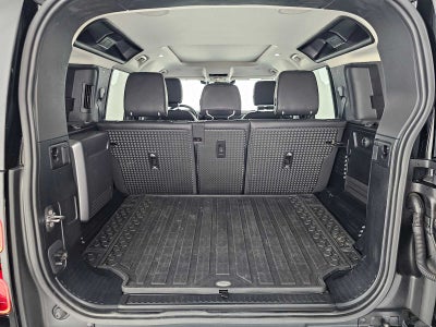 2023 Land Rover Defender SE