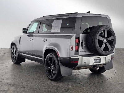 2023 Land Rover Defender SE