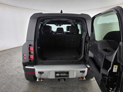 2024 Land Rover Defender SE
