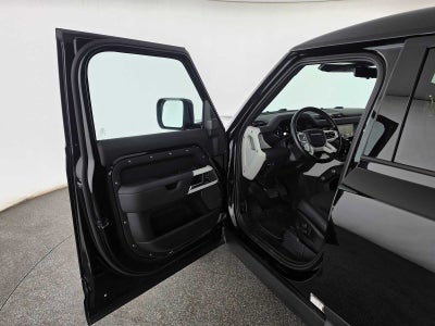 2024 Land Rover Defender SE