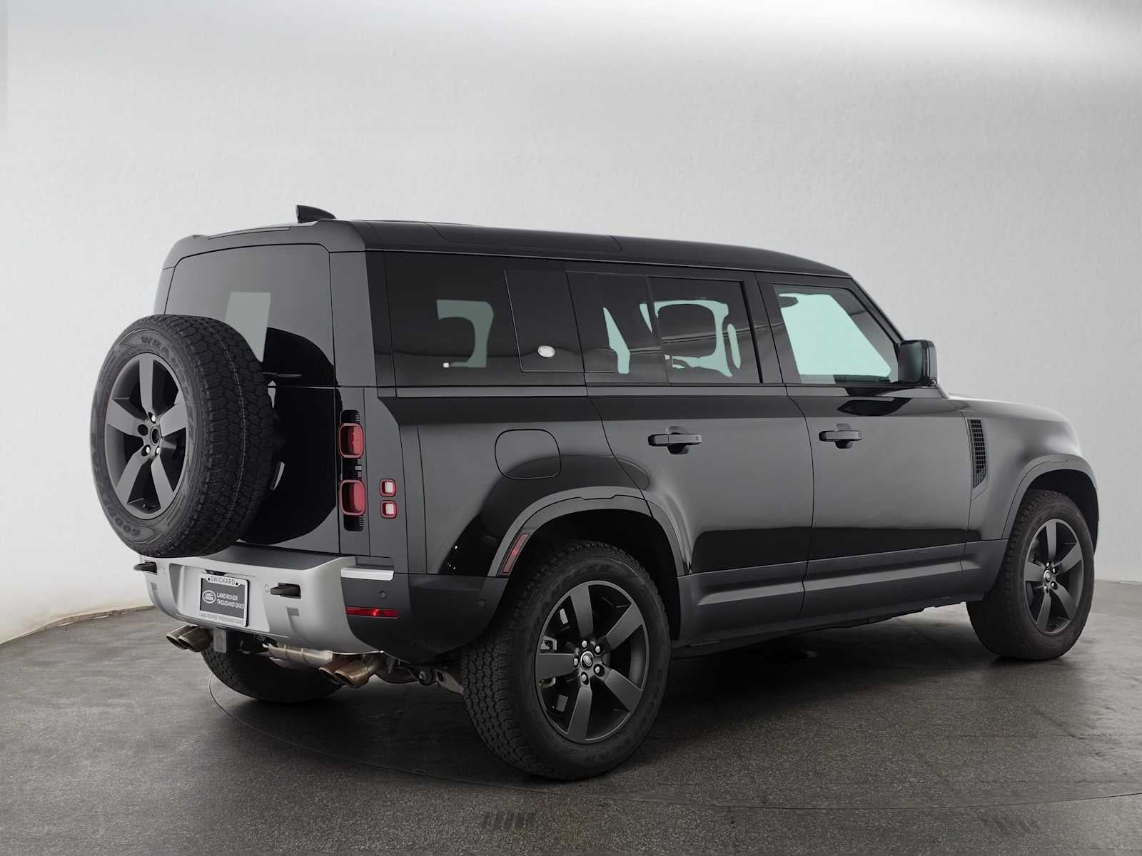 2024 Land Rover Defender SE