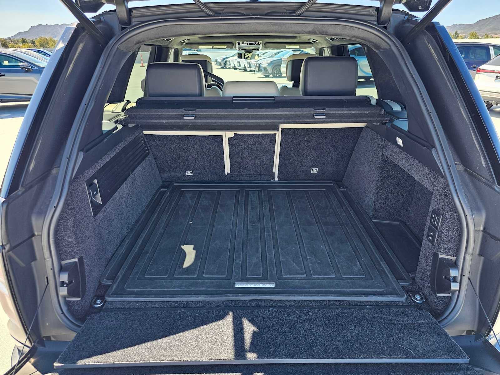 2020 Land Rover Range Rover P525 HSE
