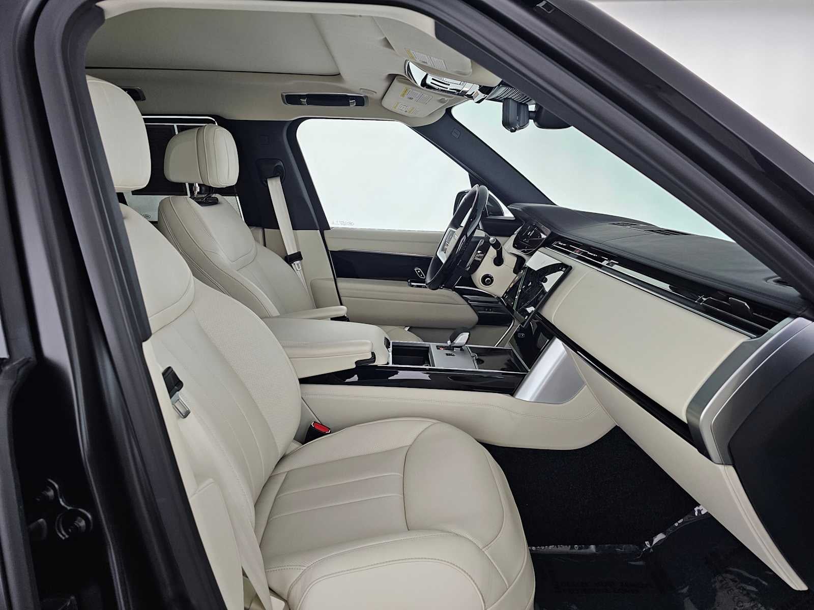 2026 Land Rover Range Rover SE